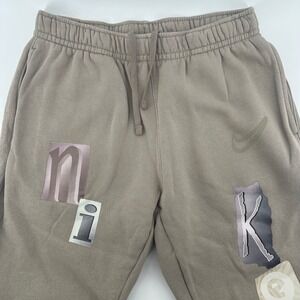 Nike Club Legacy Fleece Mens Medium Beige Sweatpants Joggers‎ DZ3072-087